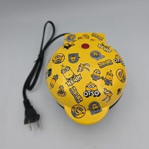 Minions Mini Waffle Maker Minion Shaped Waffle Machine Model WM3-DES-MIN-HOB